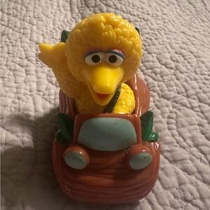 Sesame Street Big Bird in car 2012 Hasbro wheels roll Plastic 2.75" tall